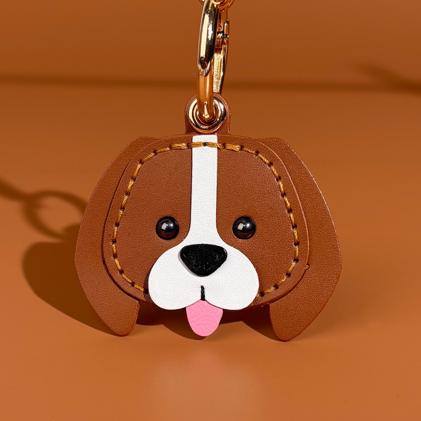airtag holder handmade leather keychain beagle detail