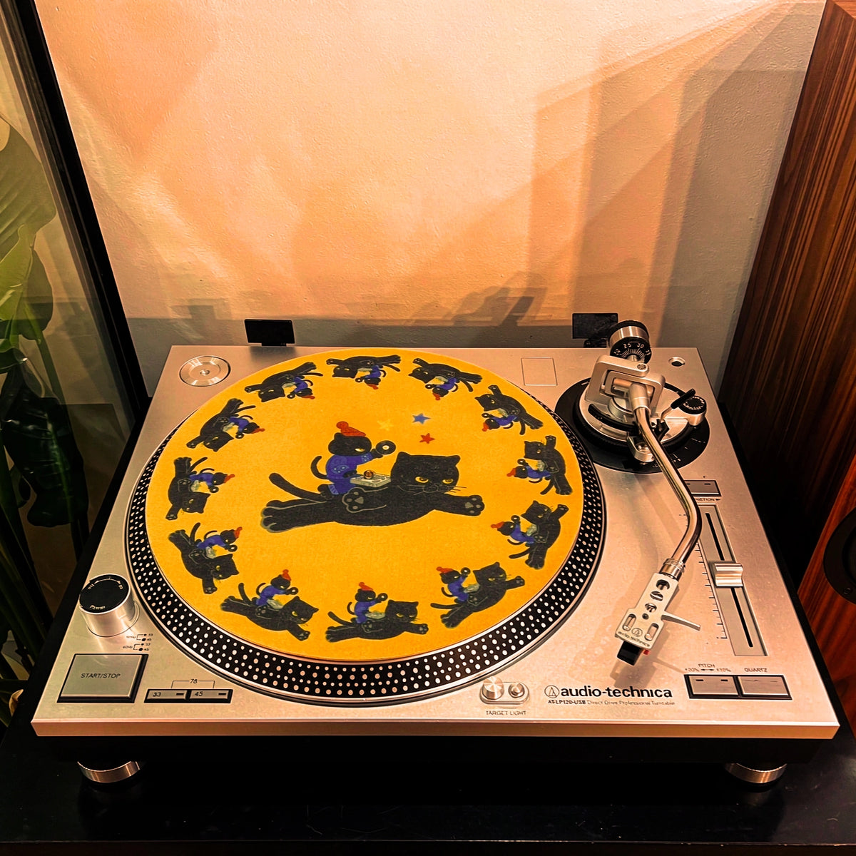 Cat Series Vinyl Record Slipmat – Wool Felt Turntable Mat & Vinyl Player Accessory