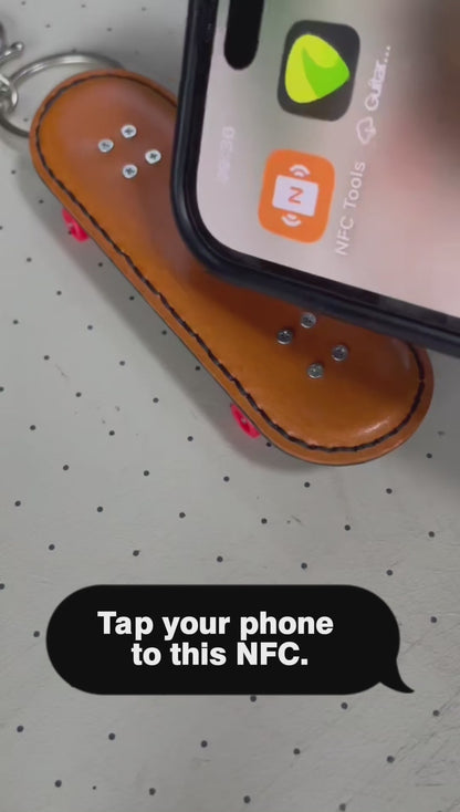 Personalized NFC Leather Cruiser Mini Skateboard Keychain | Custom Engraved Veg-Tan Fingerboard Charm | Unique Gift for Skaters