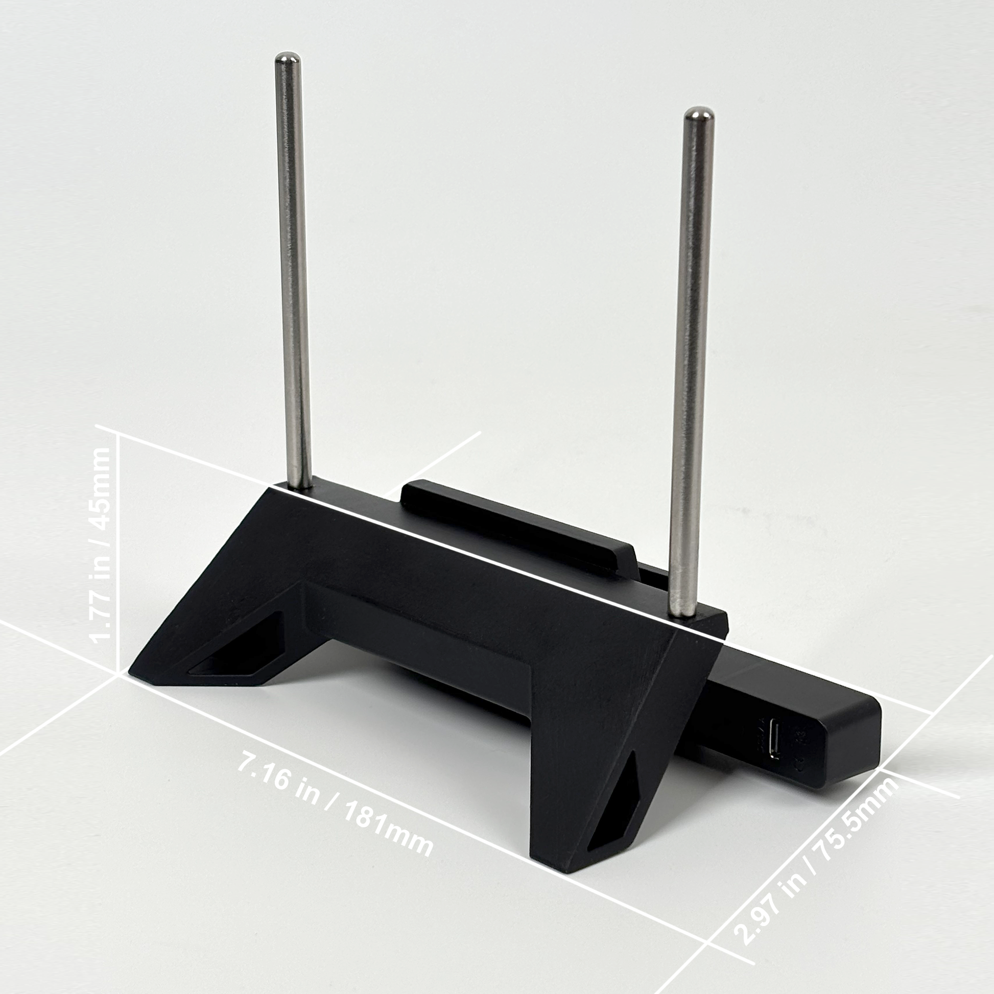  Product dimensions and size specifications of the desktop vinyl record holder.
